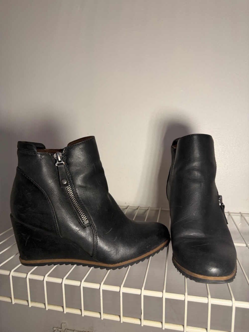 SOUL Naturalizer Black Leather Wedge Ankle Boots with Side Zipper